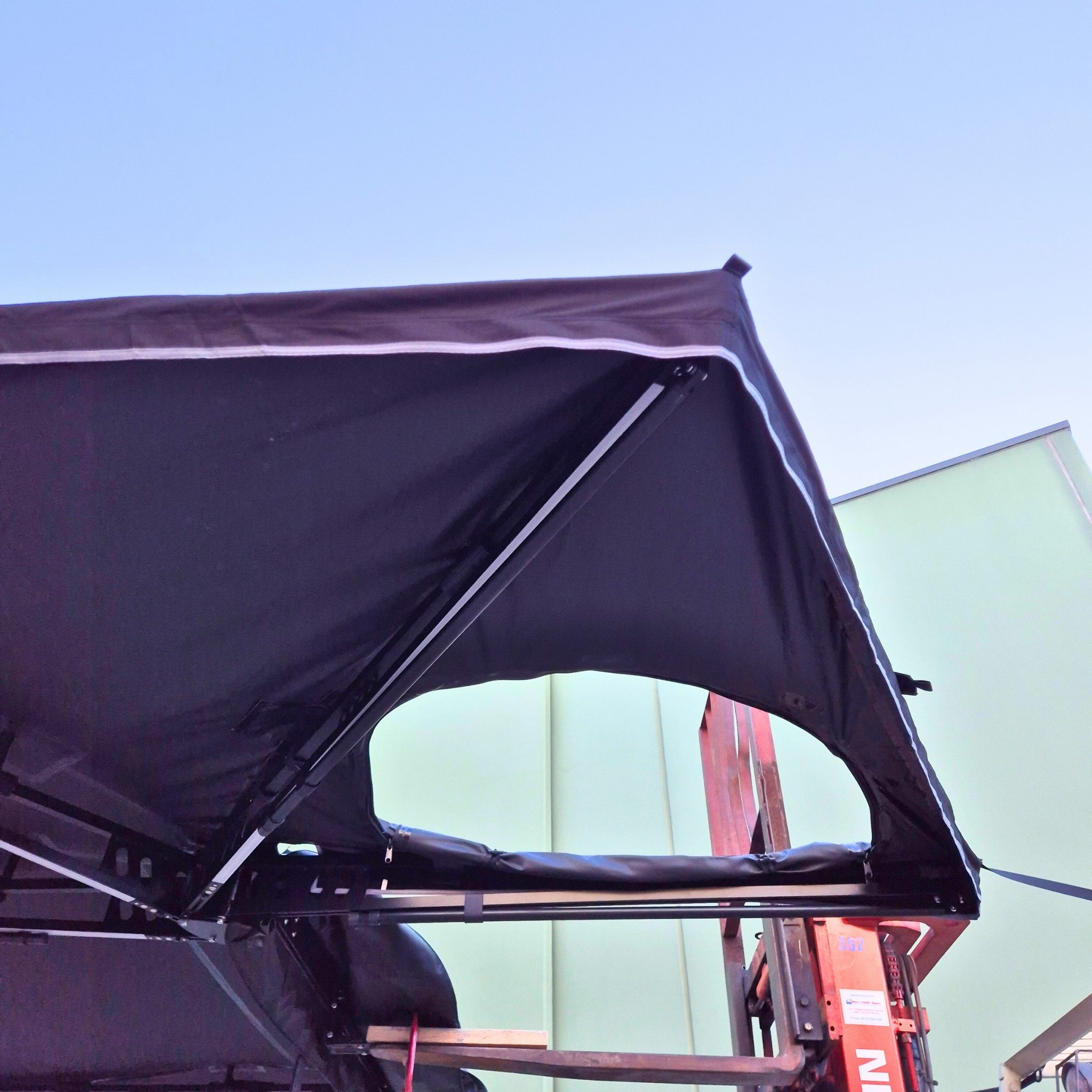 Firefly Outdoors - 2.5m XL 270 Awning with D-Zip