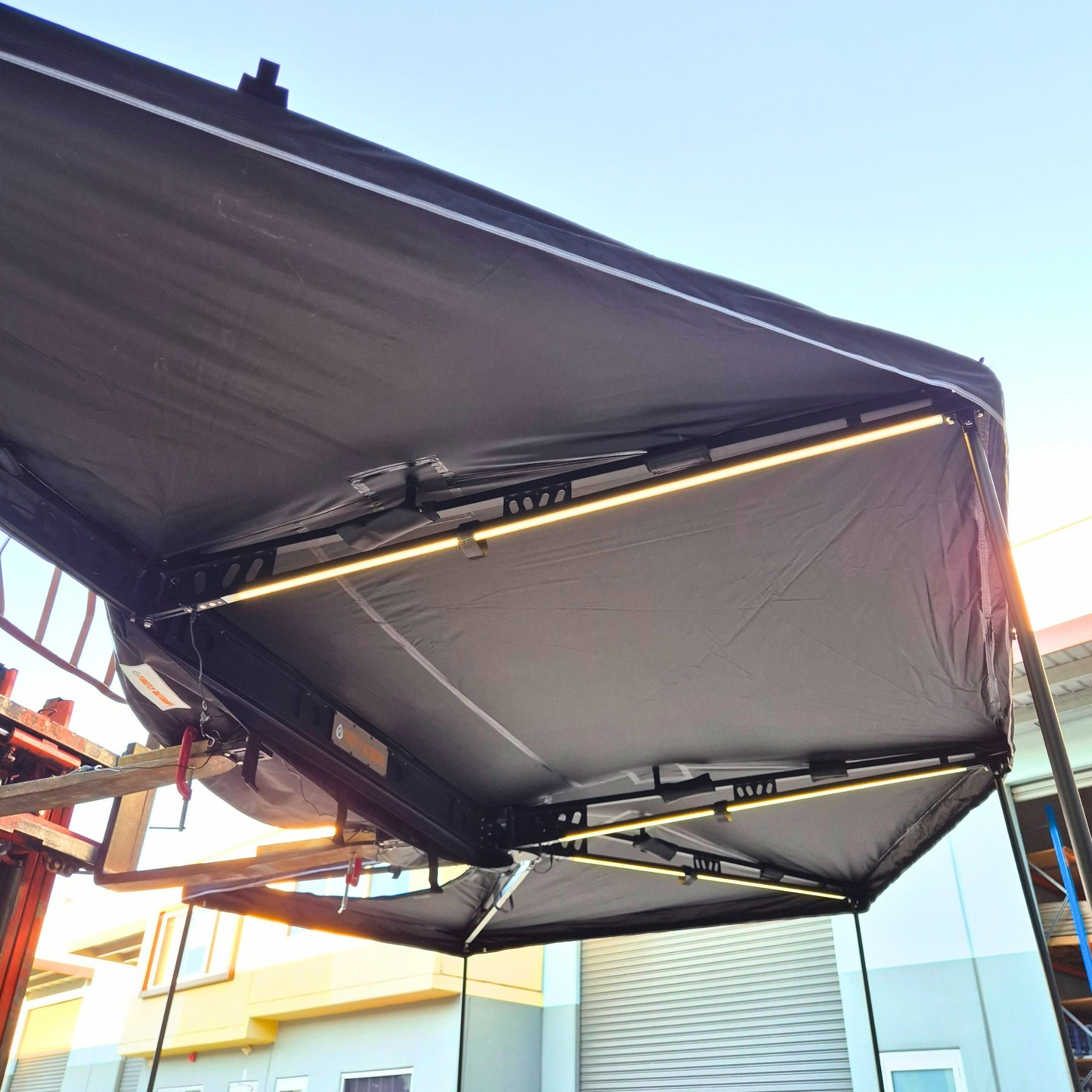 Firefly Outdoors - 2.5m XL 270 Awning with D-Zip