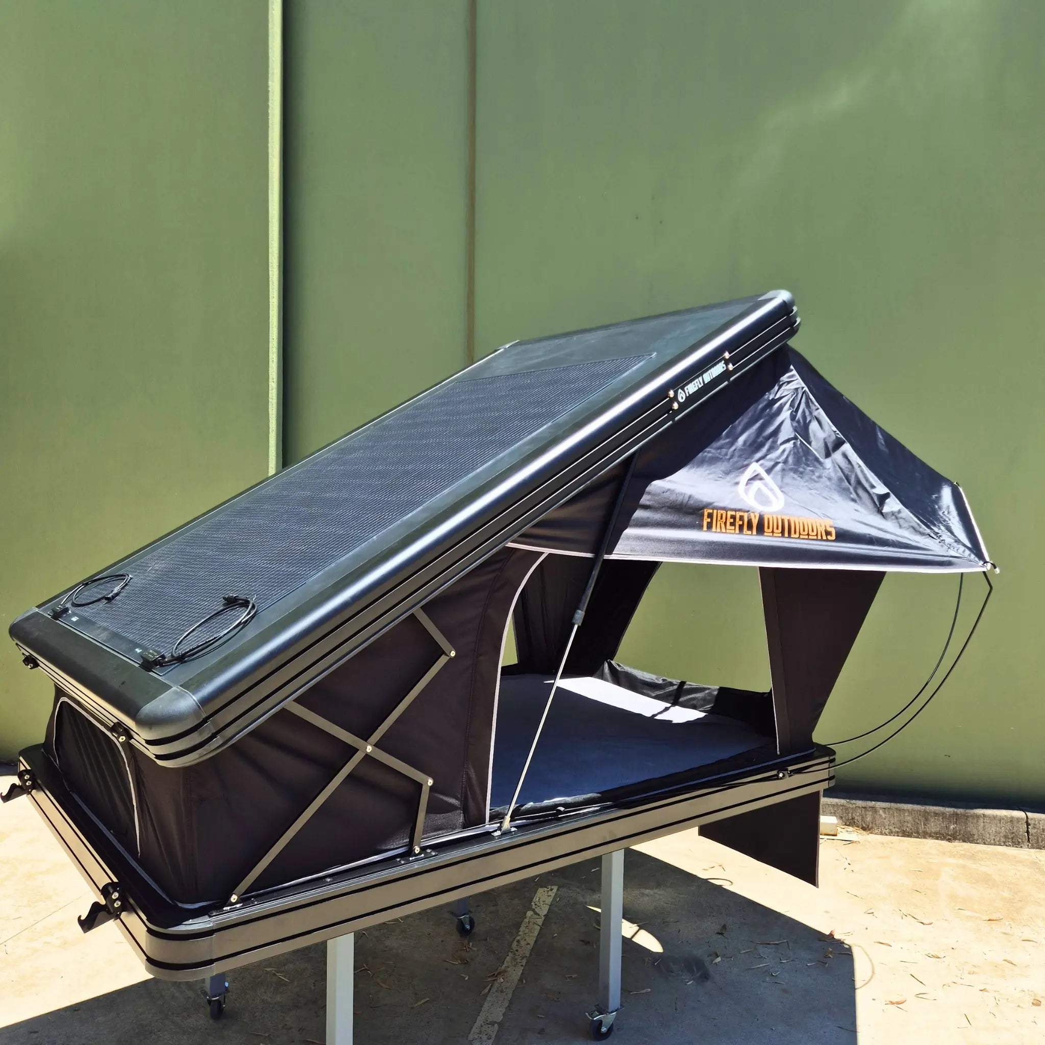X-Fire Hardshell Rooftop Tent + 300W Solar