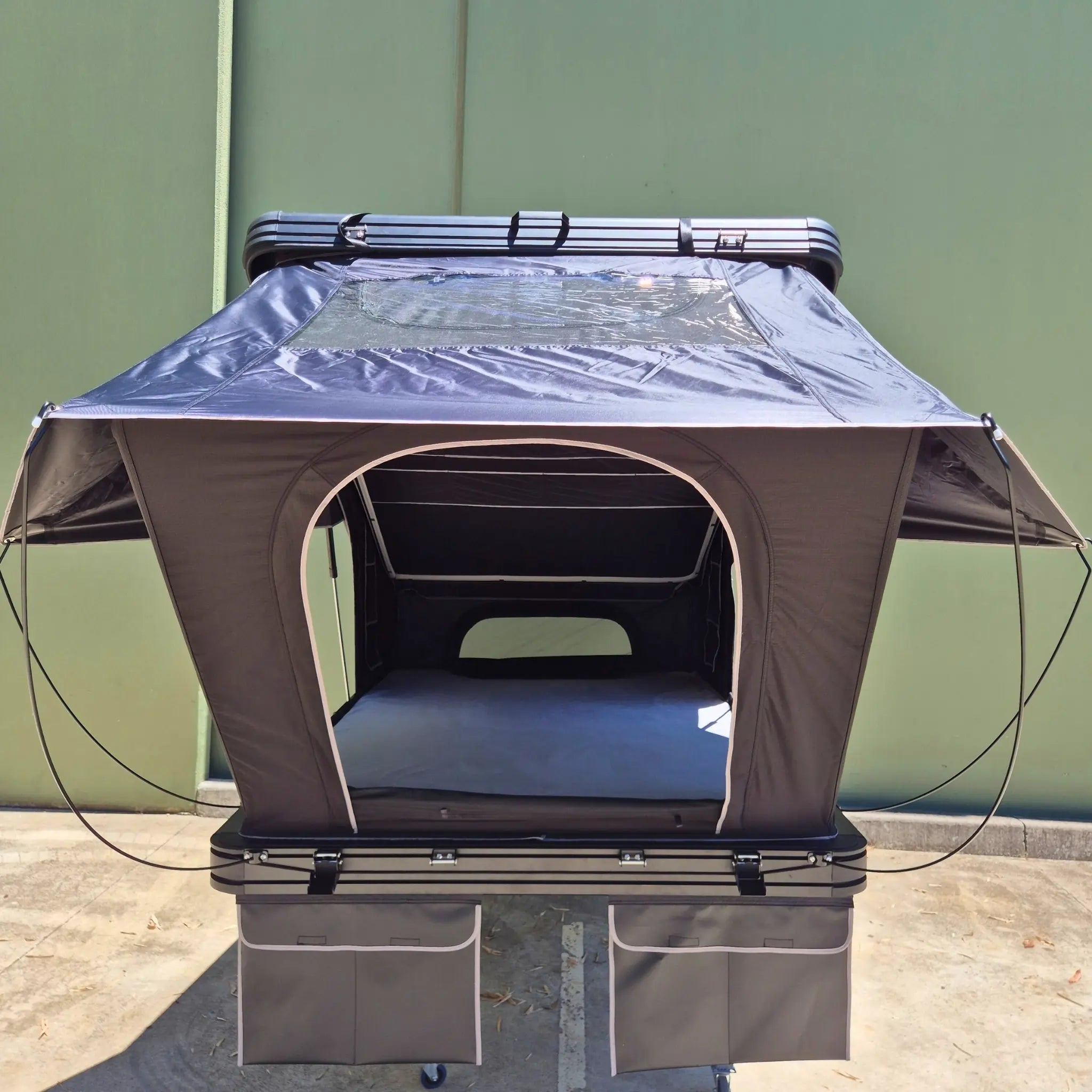 X-Fire Hardshell Rooftop Tent + 300W Solar