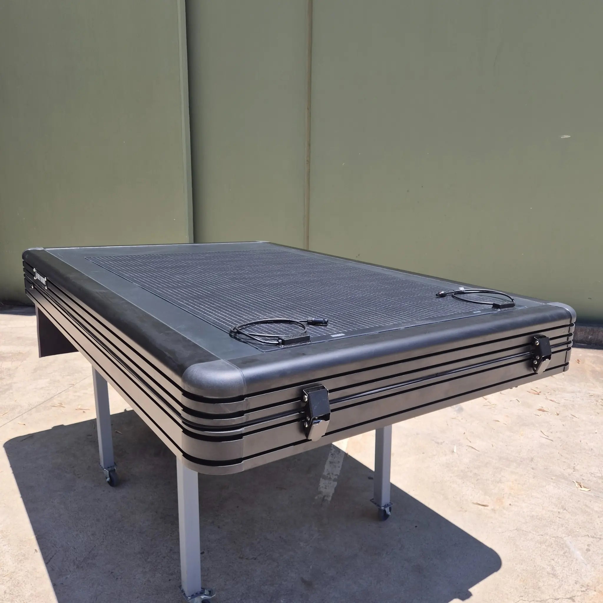 X-Fire Hardshell Rooftop Tent + 300W Solar