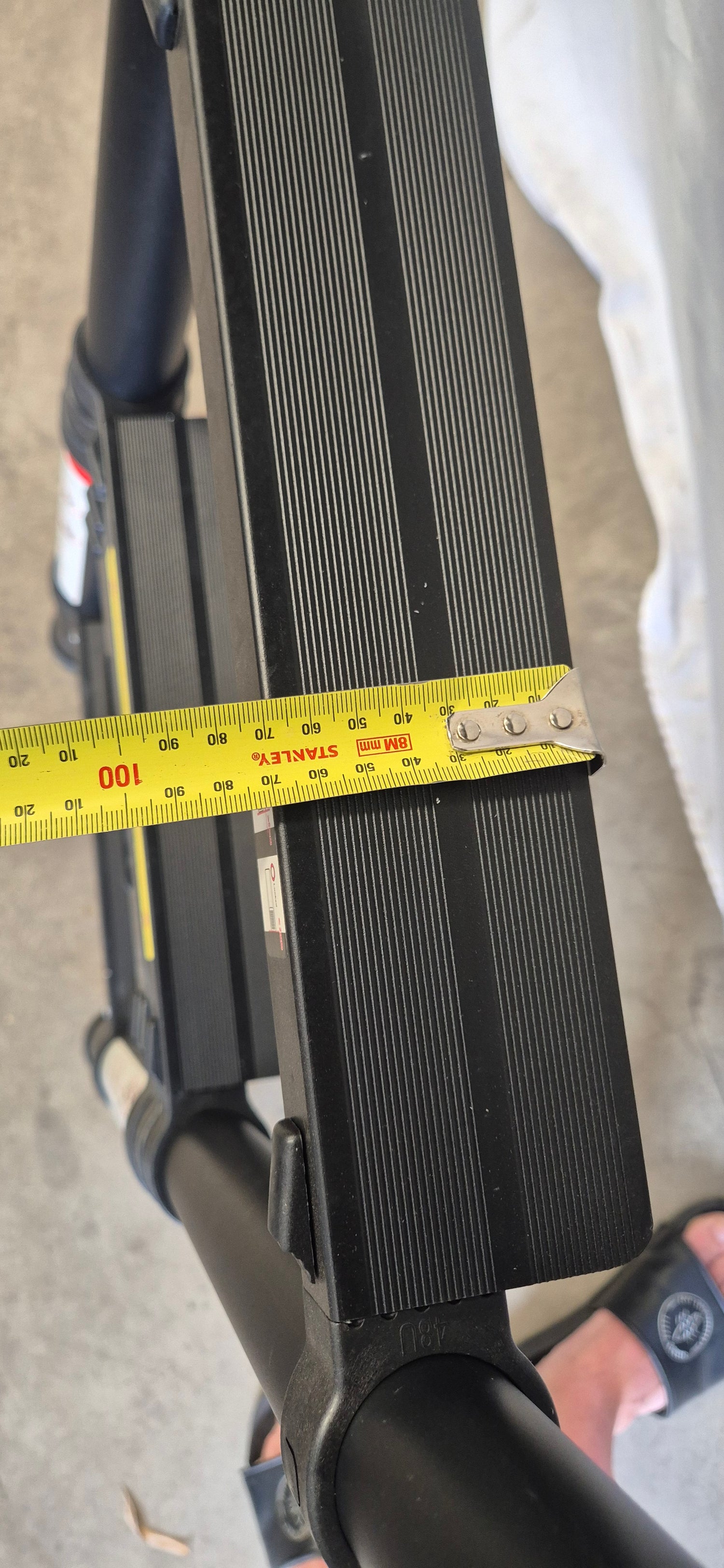 image showing the ladder tread width 