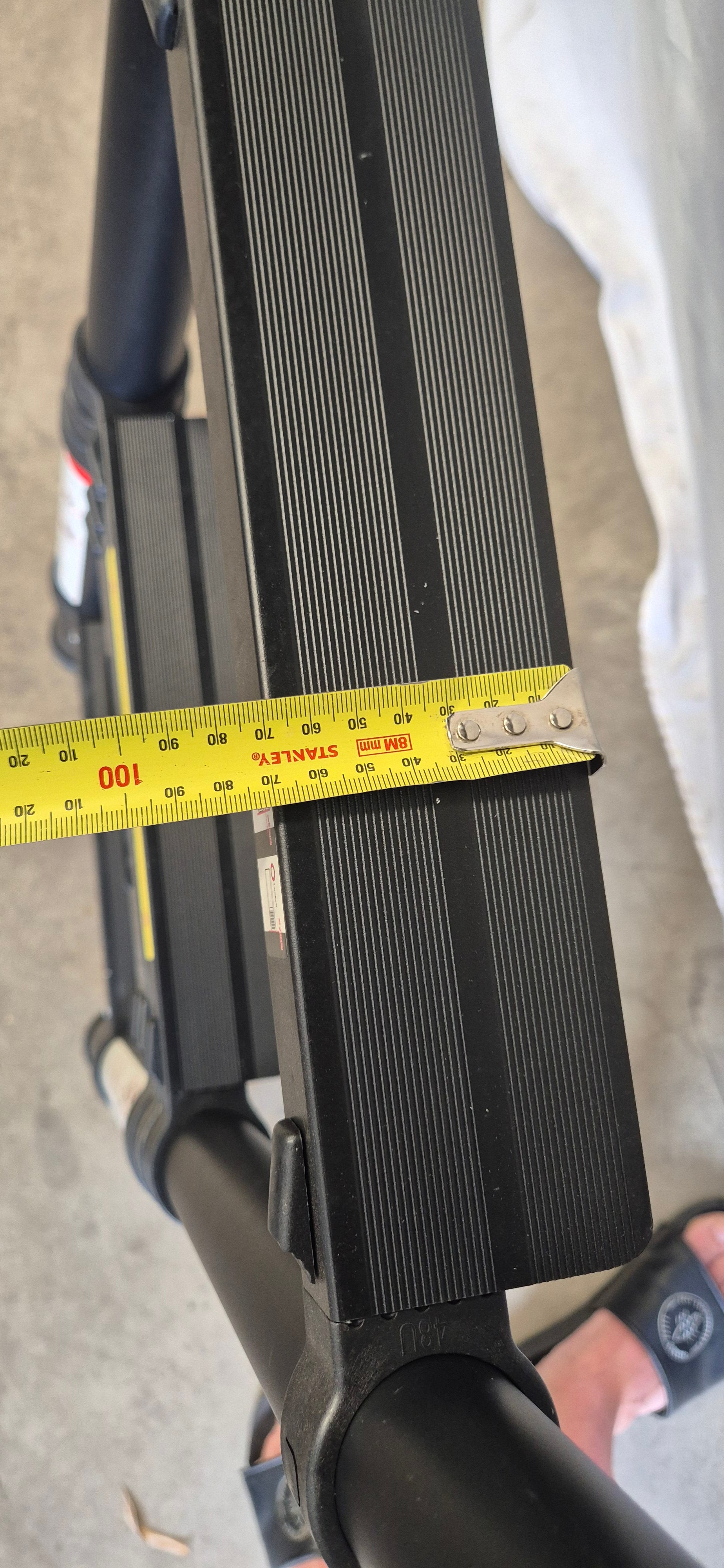 image showing the ladder tread width 